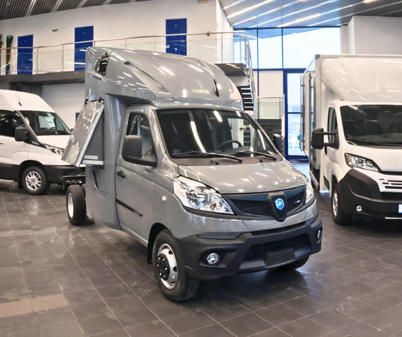Kabina sypialna w samochodzie dostawczym Piaggio