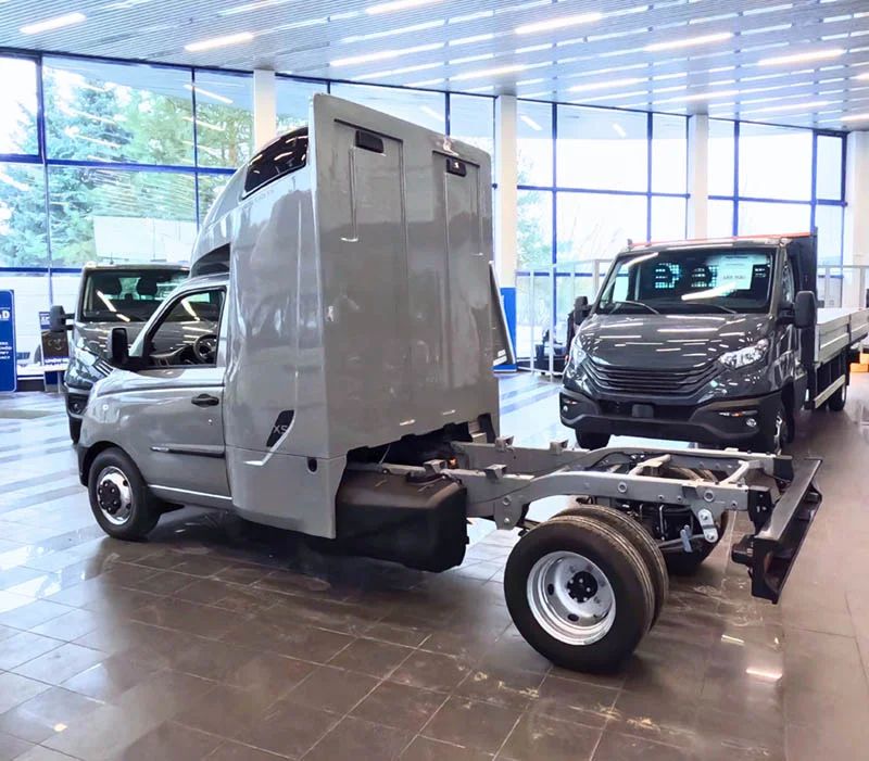 Samochód dostawczy Piaggio z kabiną sypialną podwozie
