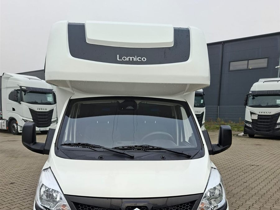 Piaggio Porter NP6 z kabiną LAMICO nad kabiną kierowcy